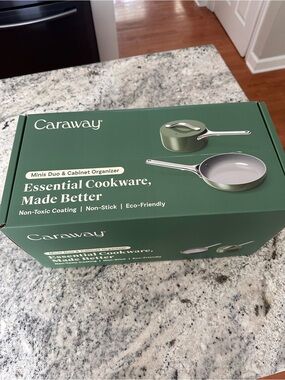 Caraway Mini Cookware Duo in Green — Non-Stick Saucepan and Skillet
